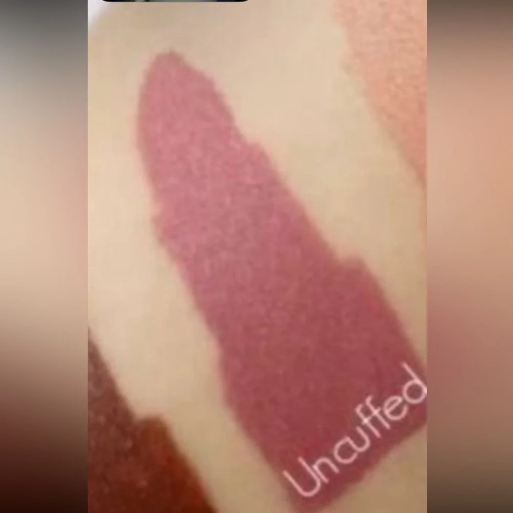 Fenty Beauty Stunna Lip Paint Liquid Lipstick in Uncuffed BNIB